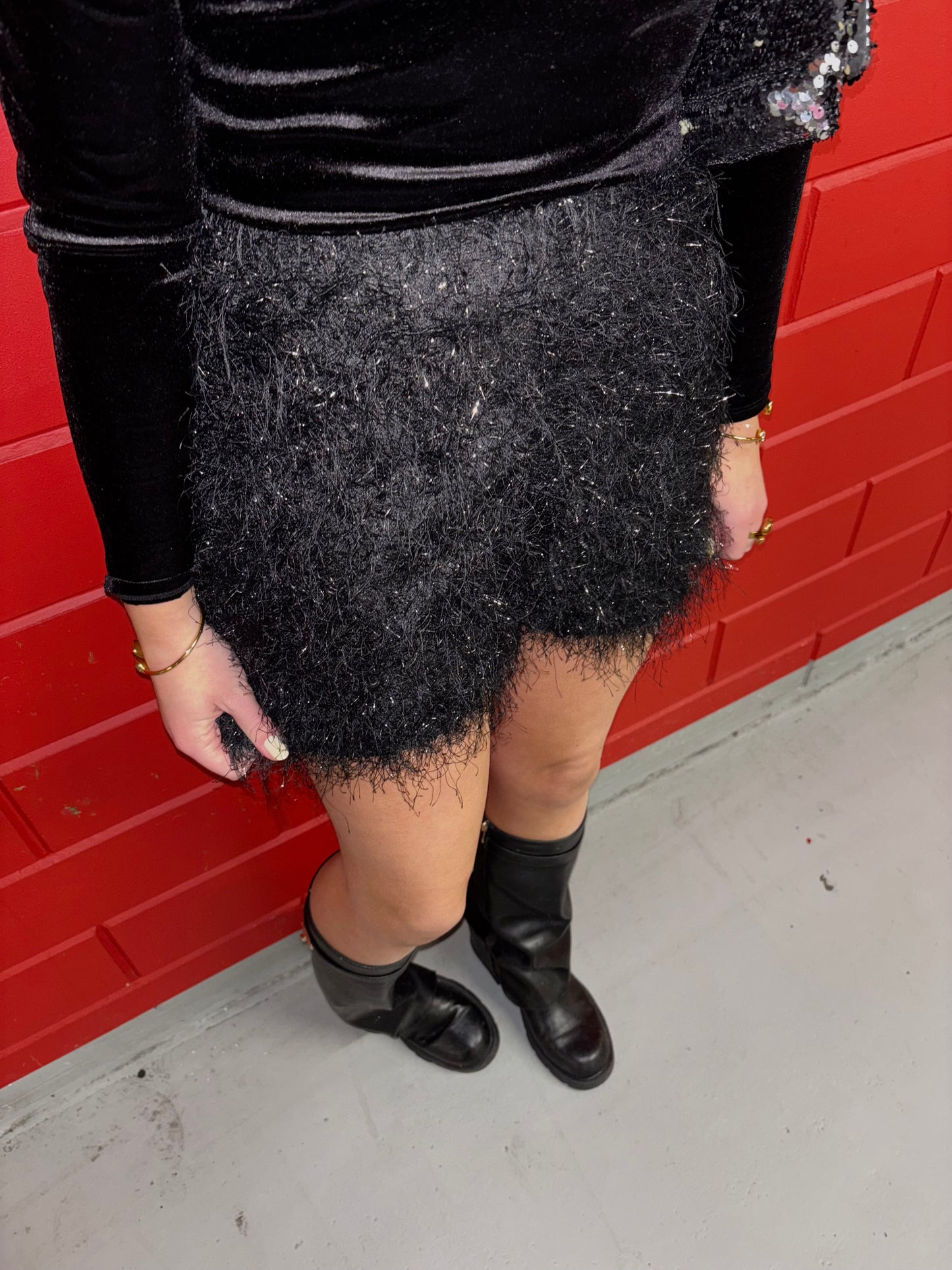 Feathers glam 
Short