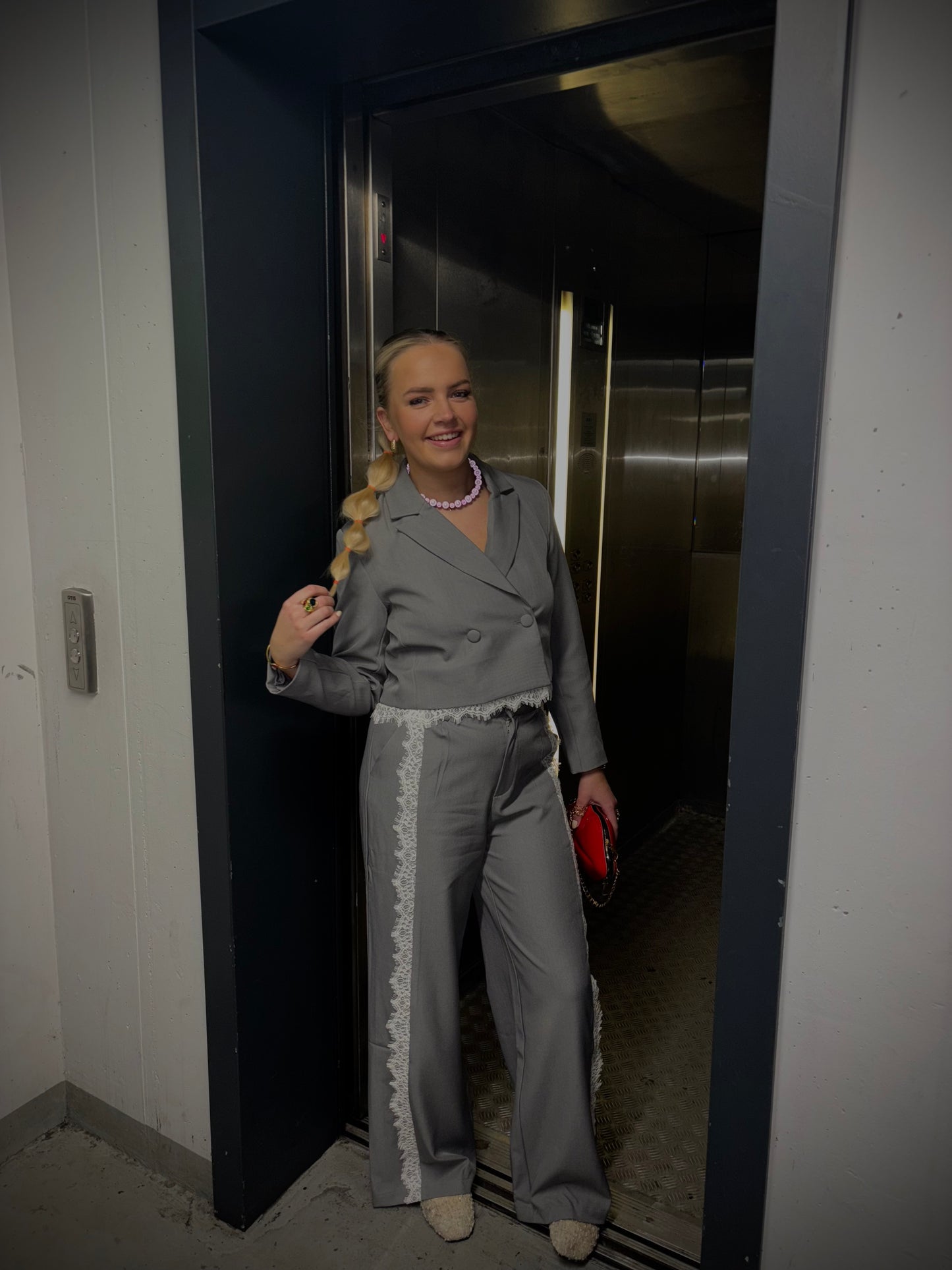 Pearl lace 
     Pantalon