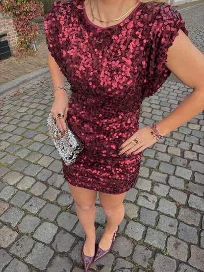 Sequin glam night
Dress