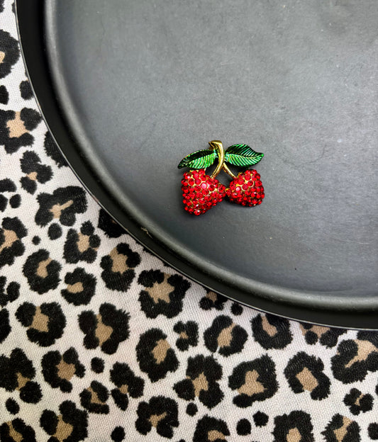 Kersen Broche